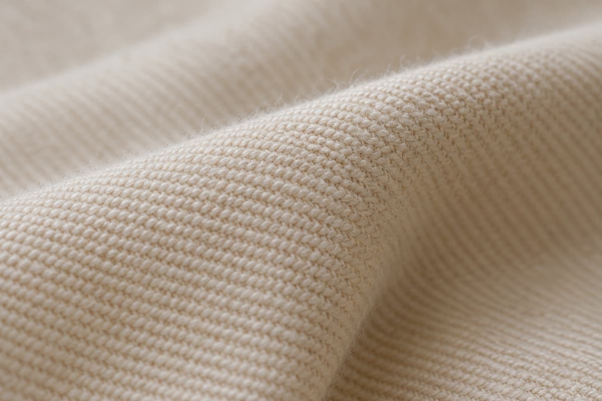 ภาพประกอบวัสดุ Twill (ผ้าทวิล) ที่ใช้ผลิตกระเป๋า ซูมใกล้