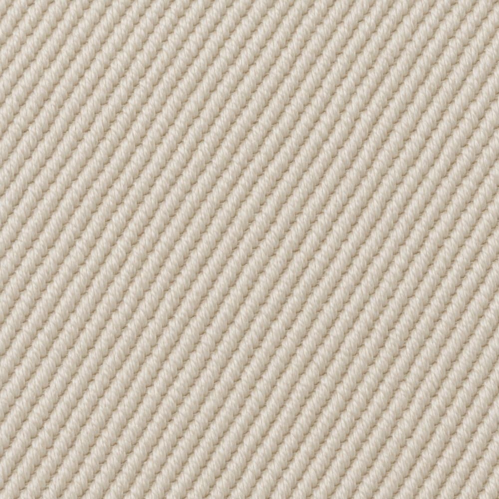 ภาพประกอบเนื้อผ้า Comb Twill (ผ้าคอตตอนทวิลหวี) ที่ใช้ผลิตหมวก ขยายให้เห็นโครงสร้างการทอ
